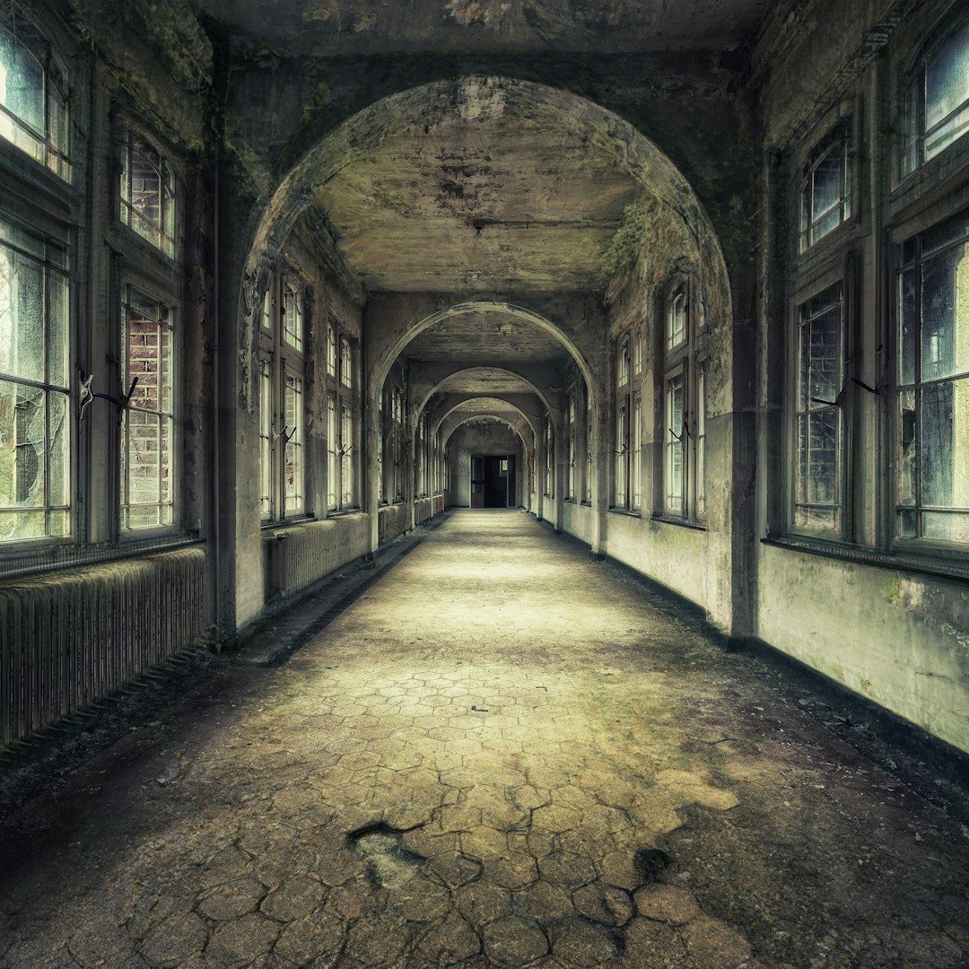 Rückführung in ein früheres Leben. Ein langen Pfad in der Vergangenheit